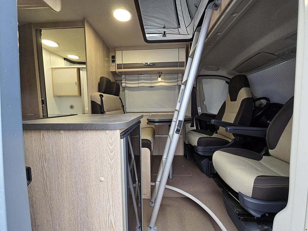 Pössl Summit 600 PLUS 2.3 9G-AUTOMAT MJ 160