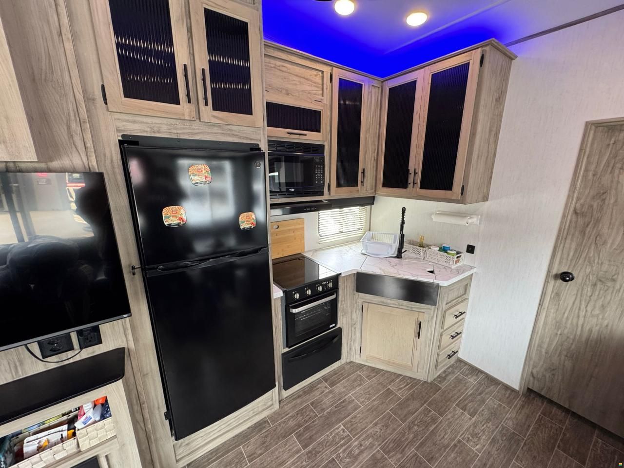 ARCTIC WOLF FIFTH WHEELS 287BH