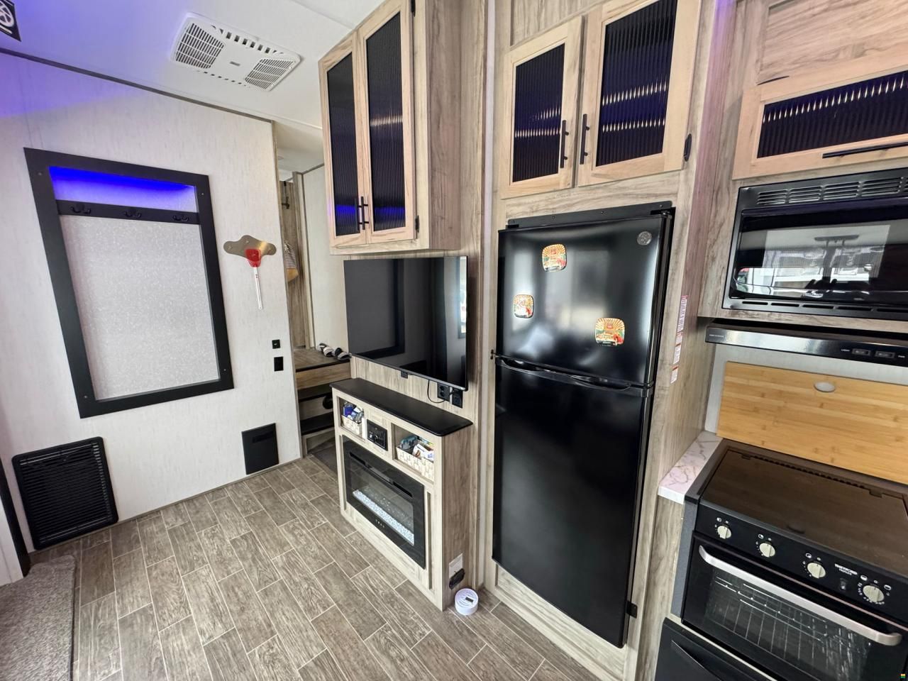 ARCTIC WOLF FIFTH WHEELS 287BH