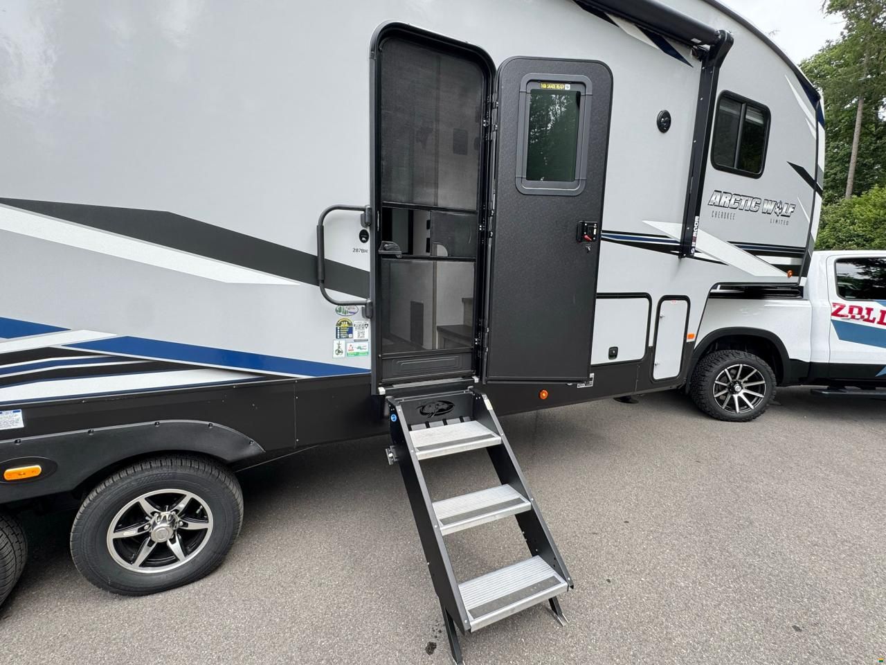 ARCTIC WOLF FIFTH WHEELS 287BH