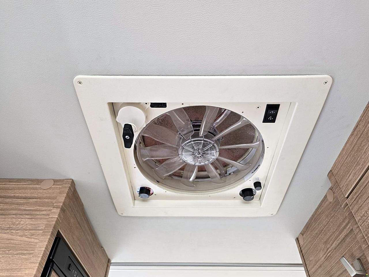 Weinsberg CARACOMPACT 600 MEG PEPPER EDITION 2.2