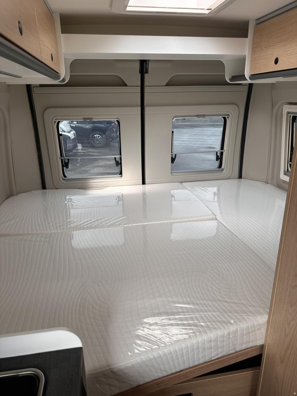 Sunlight Cliff 600 X