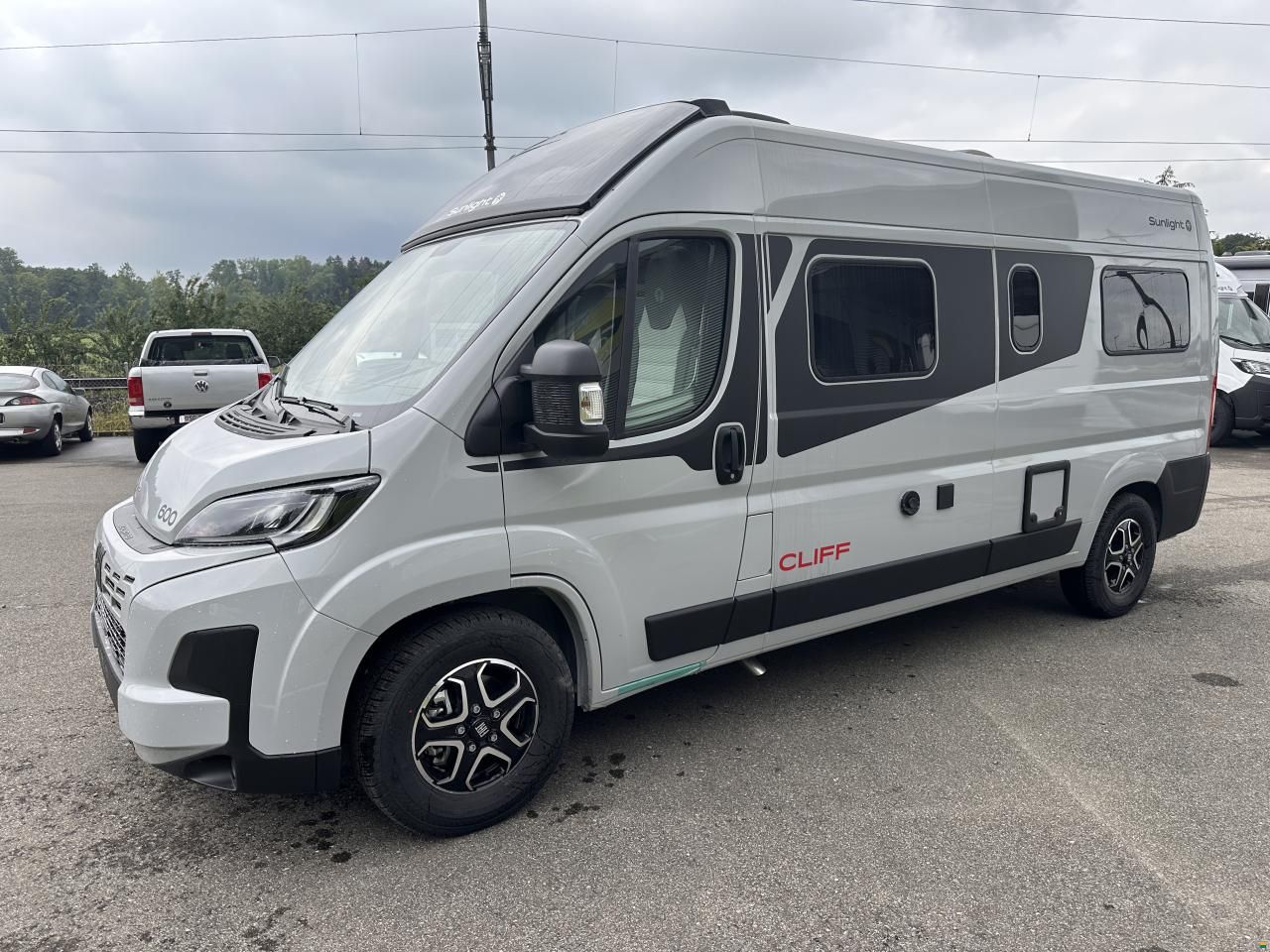 Sunlight Cliff 600 X