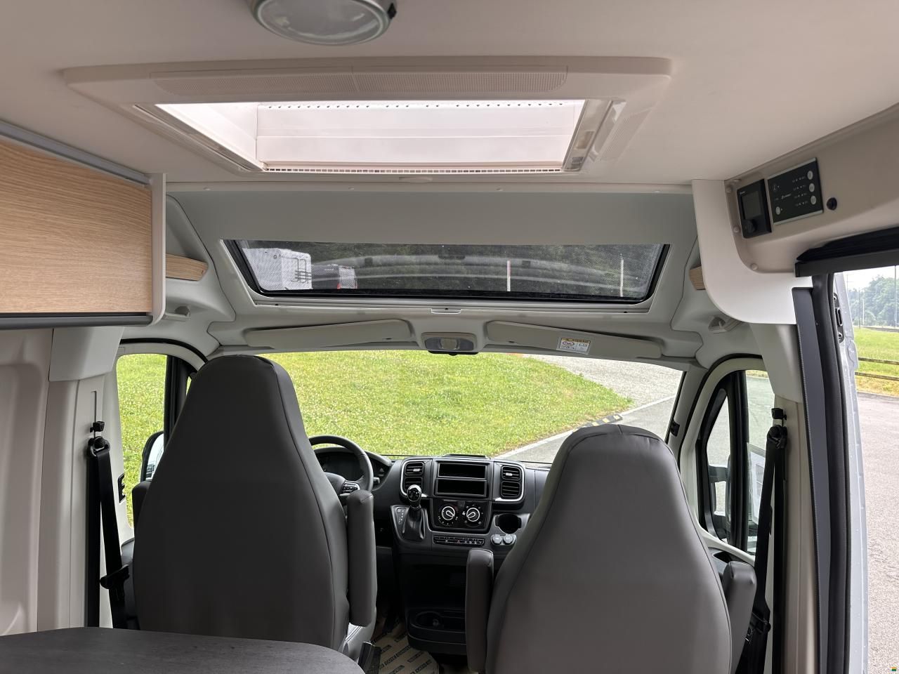 Sunlight Cliff 600 X