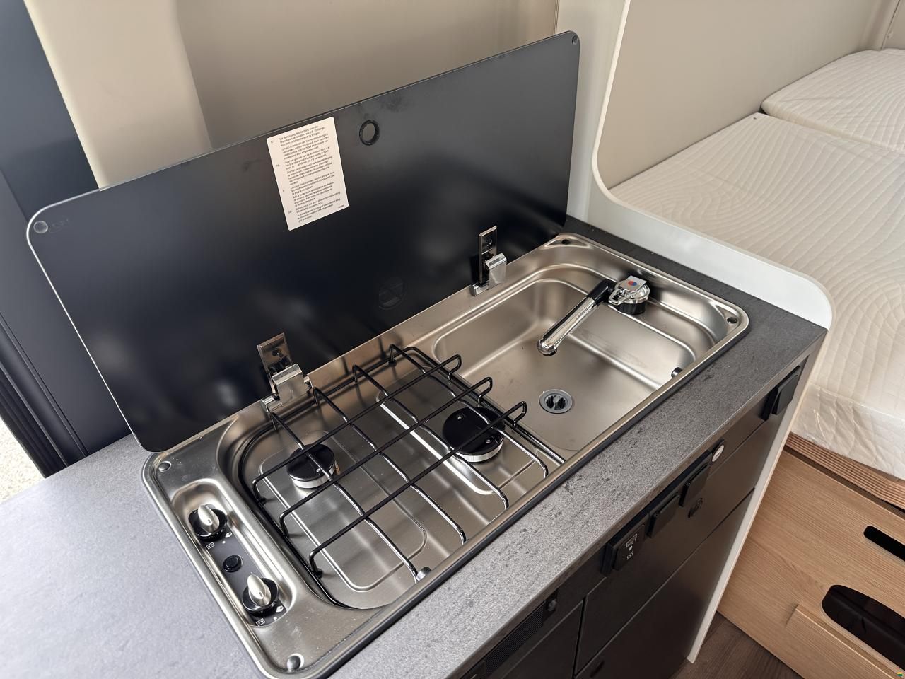 Sunlight Cliff 600 X