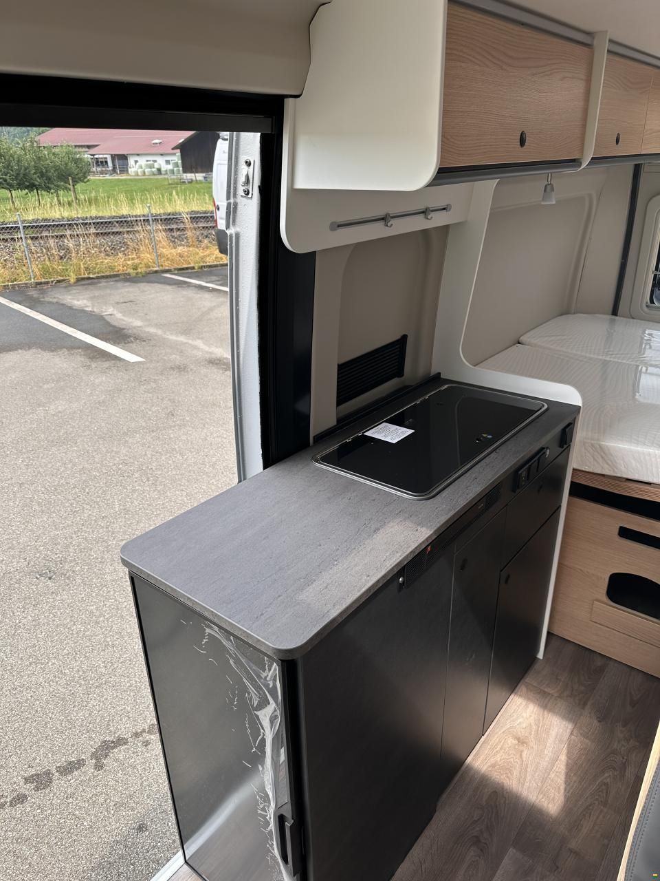 Sunlight Cliff 600 X