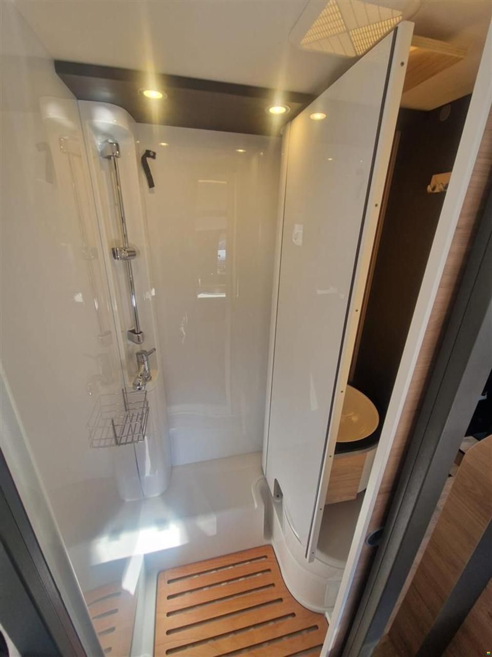 Dethleffs Globebus Camp Active T 1