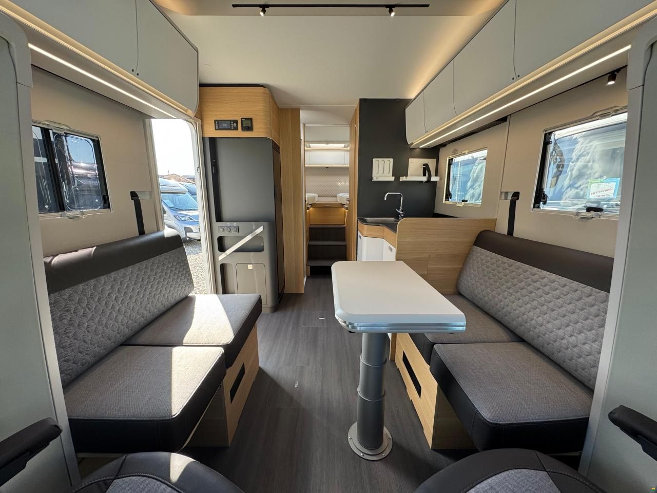 Adria Coral Plus 670 DL