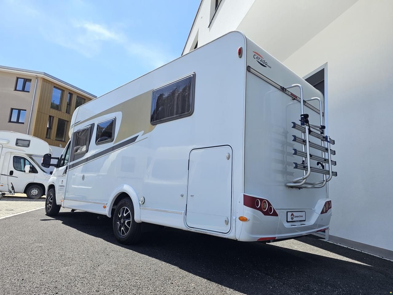 Carado T 449 mit Queensbett, Hubbett, Automat!