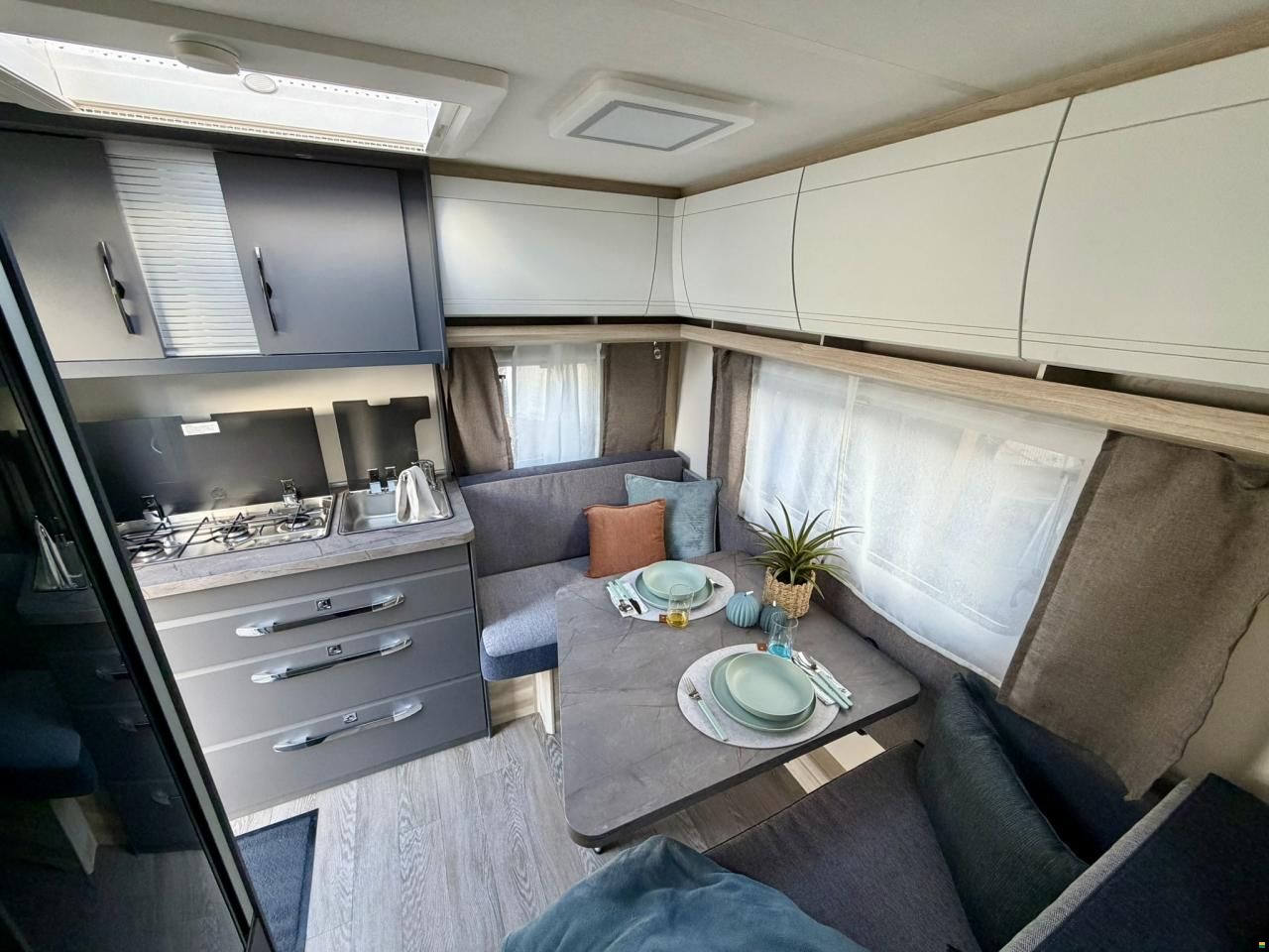 Hobby 400 SFe DE LUXE