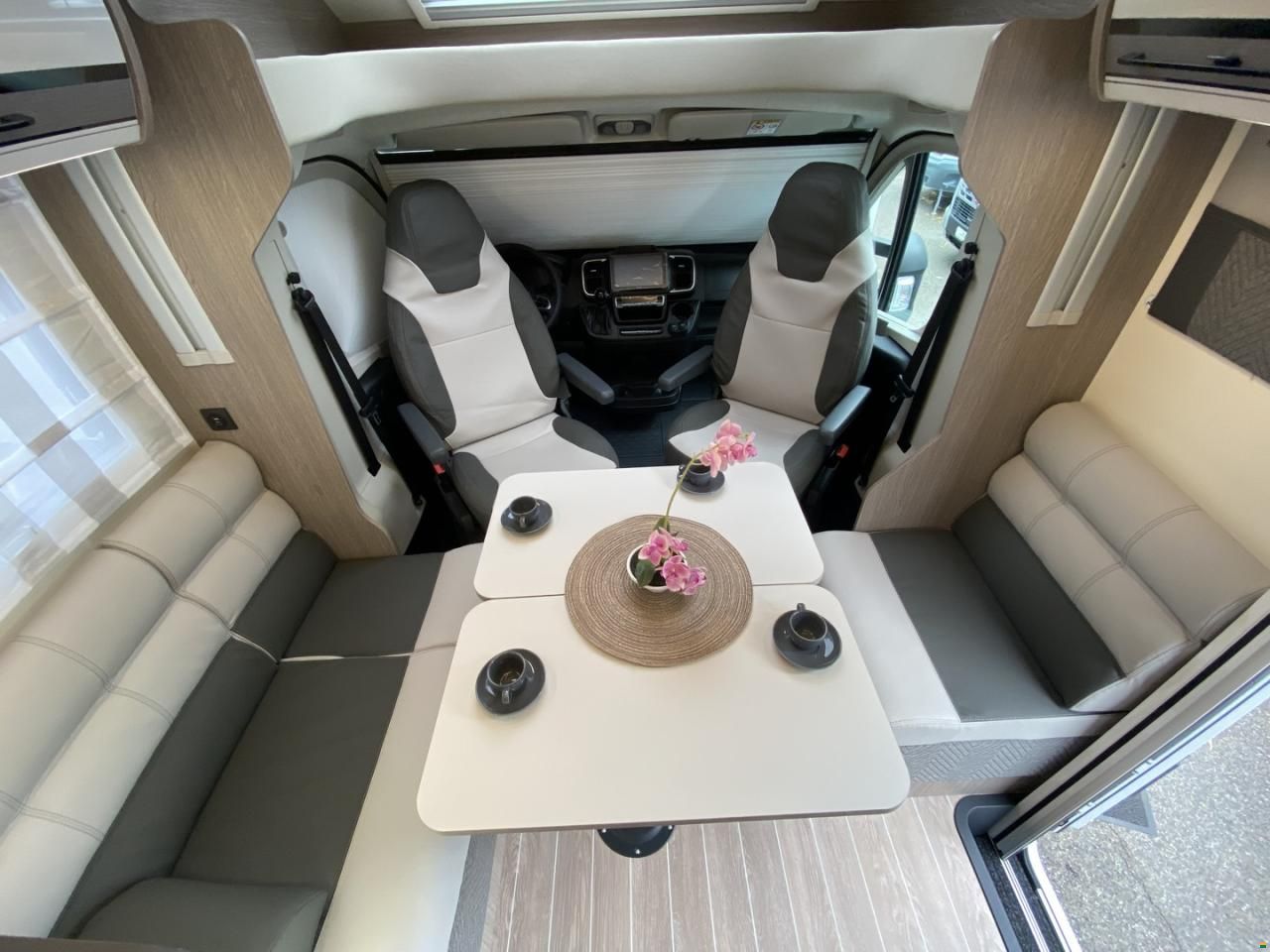 Roller Team Zefiro 266TL, Fiat 2.2MJ 140PS Automat