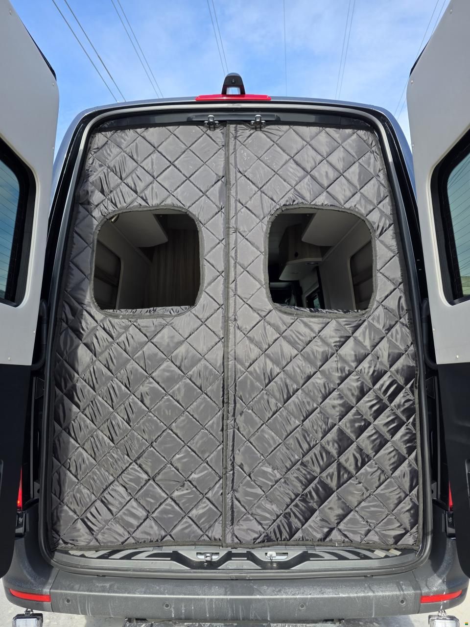 Innova Roadtrip 595L; Sprinter 4x4