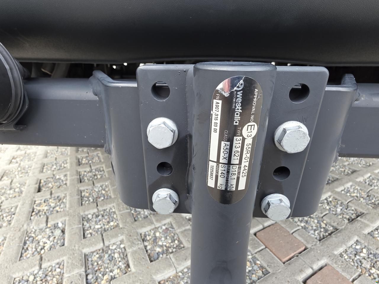 Innova Roadtrip 595L; Sprinter 4x4