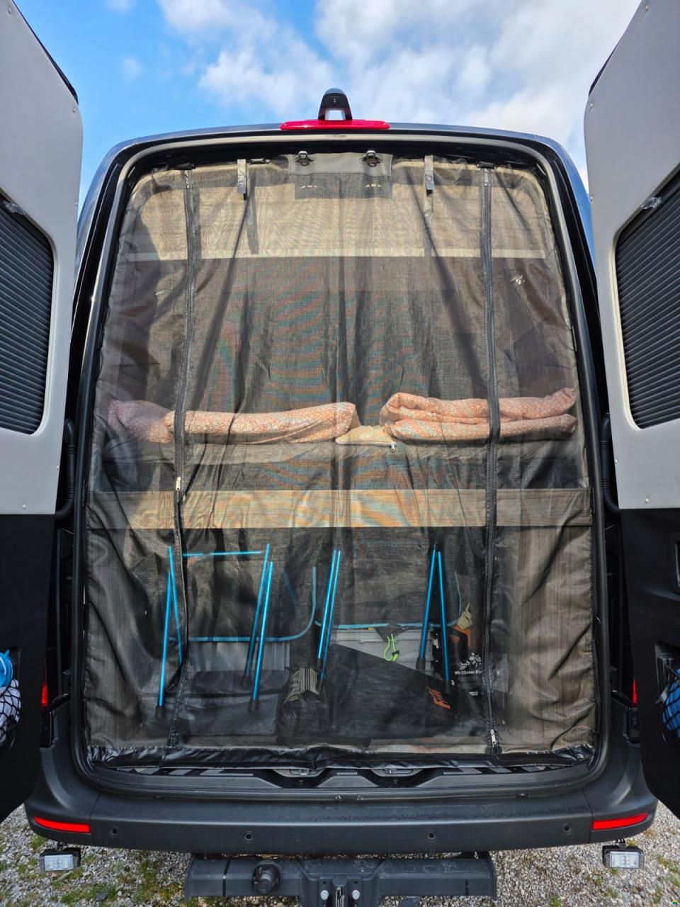 Innova Roadtrip 595L; Sprinter 4x4