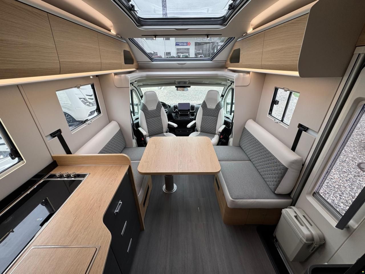 Adria Coral 670 DL 60 Years Selection Deluxe