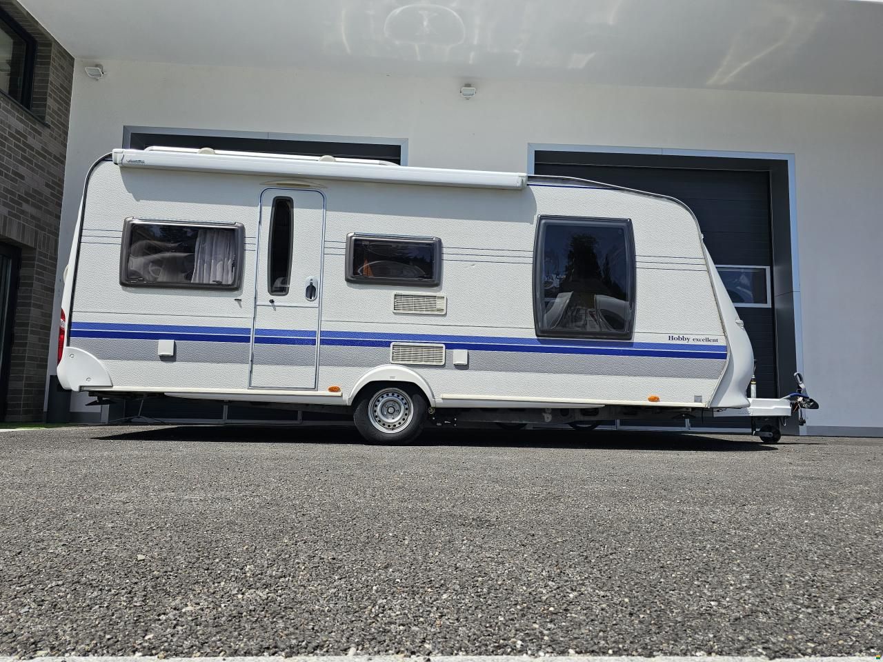 Hobby Excellent mit Queensbett, Klima, Mover!