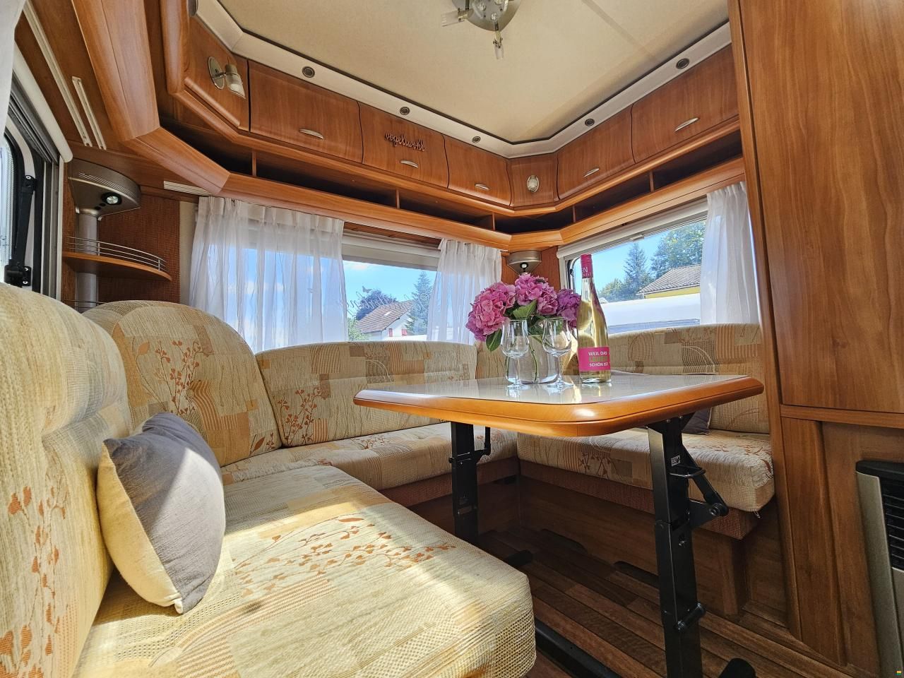 Hobby Excellent mit Queensbett, Klima, Mover!