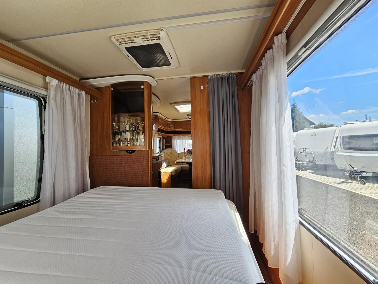 Hobby Excellent mit Queensbett, Klima, Mover!