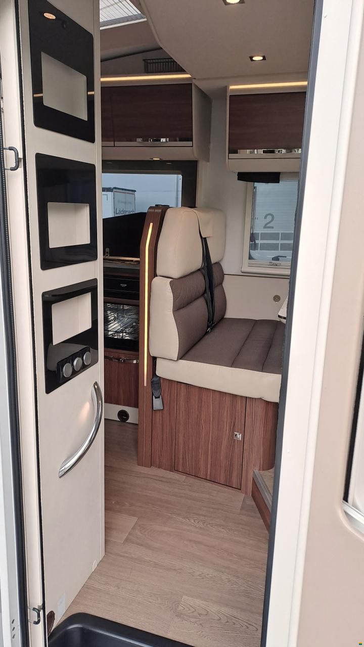 Adria Matrix Platinum M 670 SL