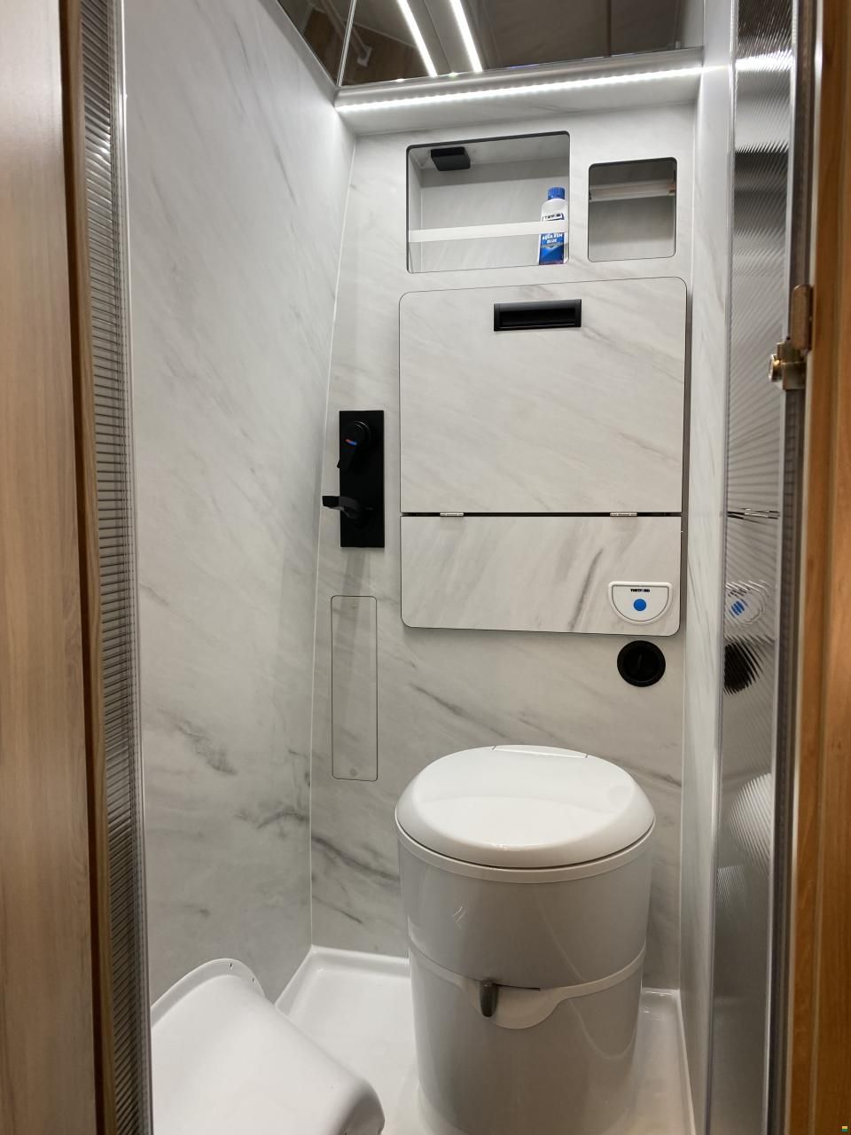 Globe-Traveller Voyager X