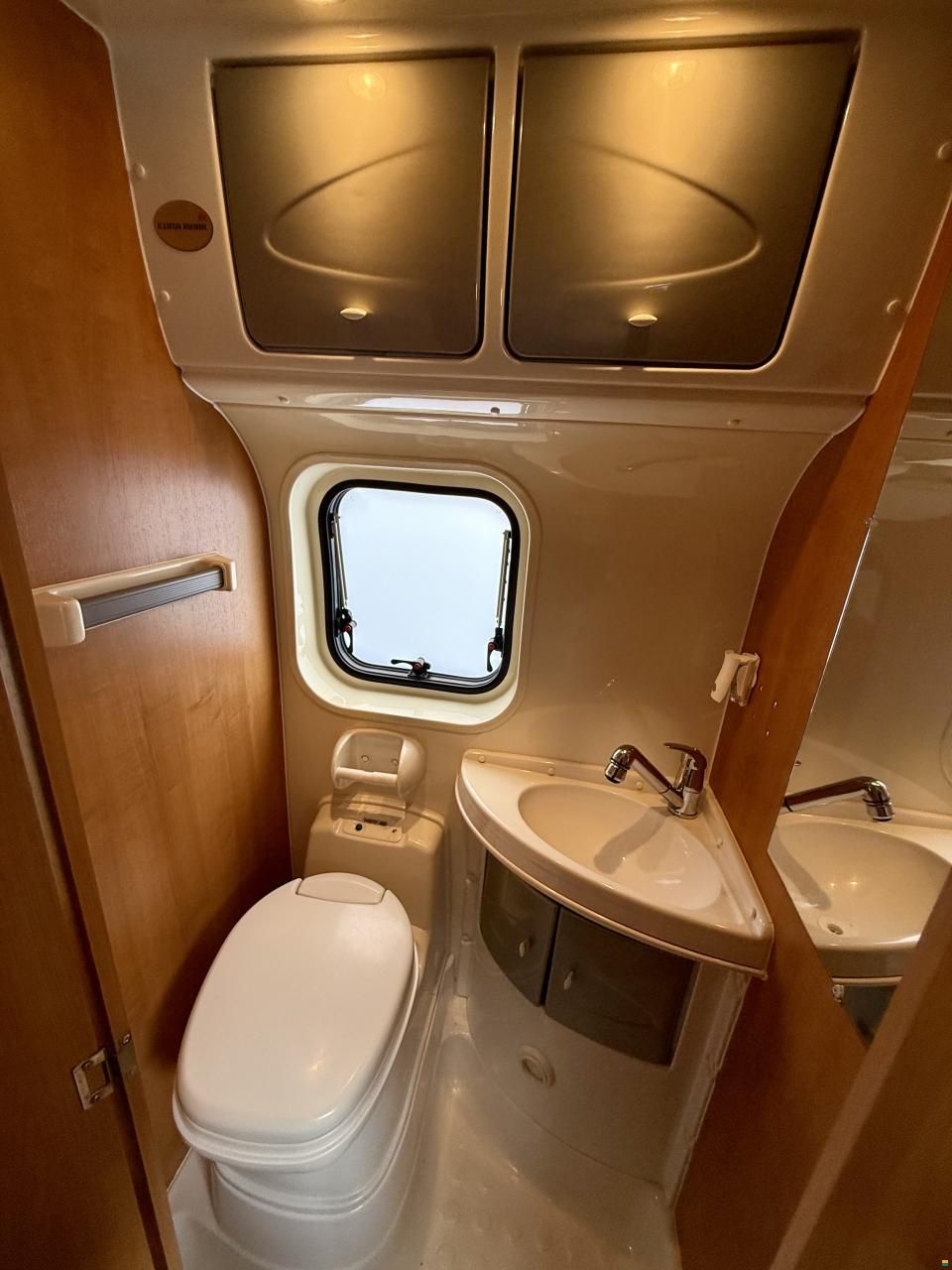 Eura Mobil Quixtra - Travelvan