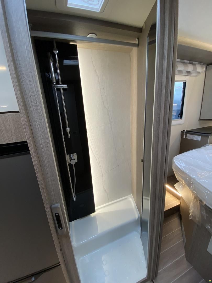 Roller Team Zefiro 267 TL, Ford 2.0TDCi 165PS Autom.