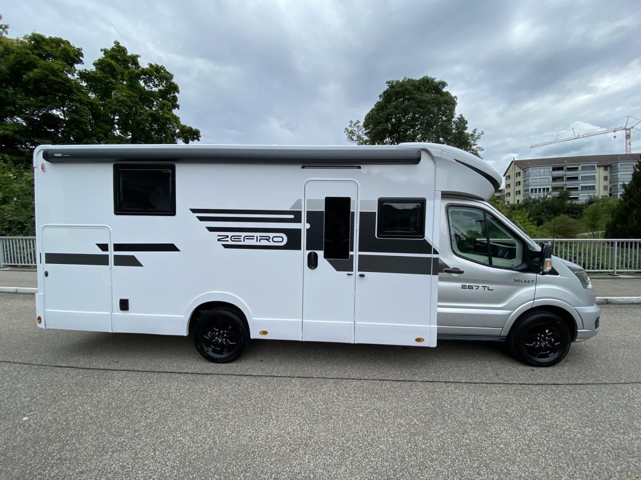 Roller Team Zefiro 267 TL, Ford 2.0TDCi 165PS Autom.