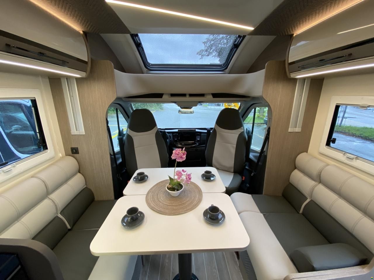 Roller Team Zefiro 267 TL, Ford 2.0TDCi 165PS Autom.