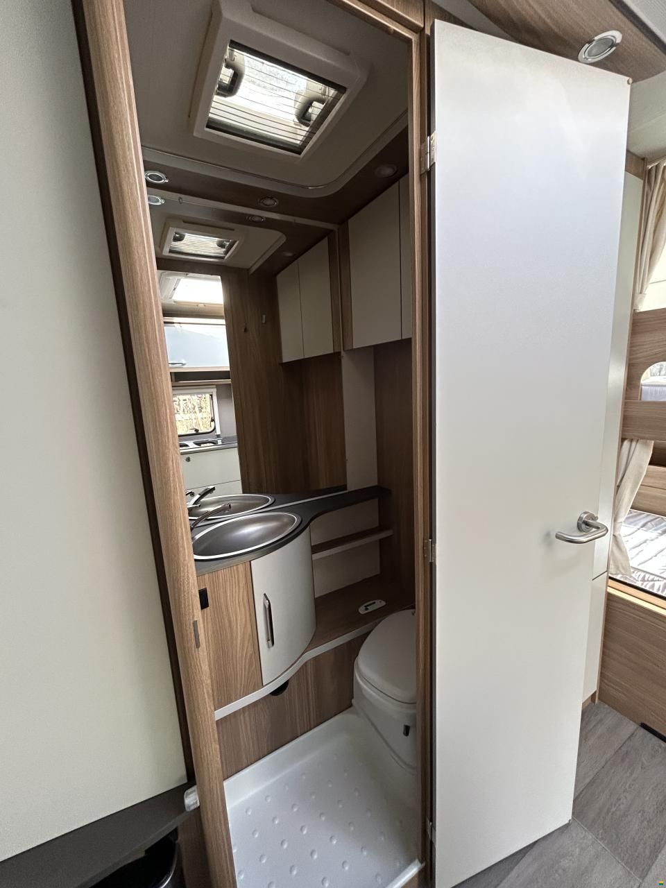 B&uuml;rstner 440 Premio Plus