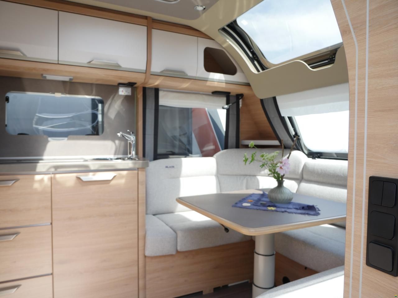 Knaus Südwind 540 UE Black Selection