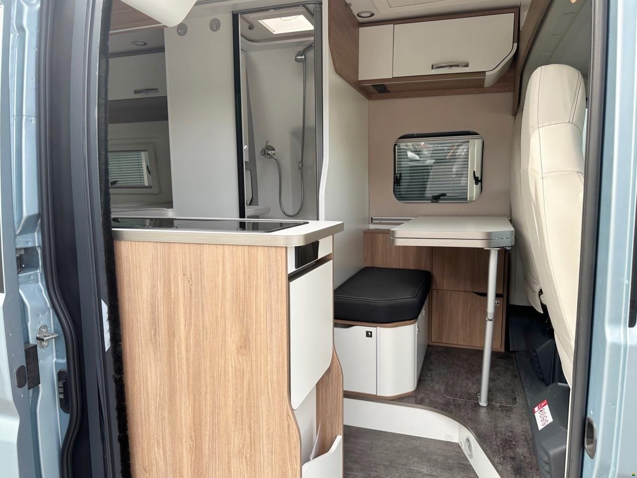 Pilote V 600 J PREMIUM 2.3 9-GANG AUTOMAT MJ160