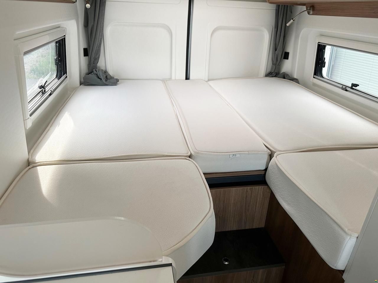 Pilote V 600 J PREMIUM 2.3 9-GANG AUTOMAT MJ160