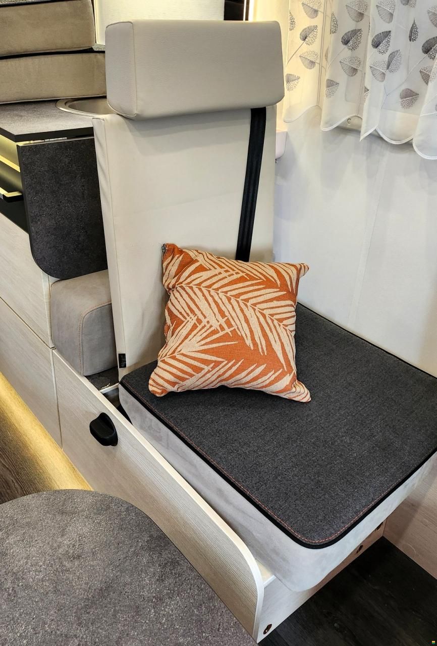 Challenger 380 Graphite Ultimate Edition