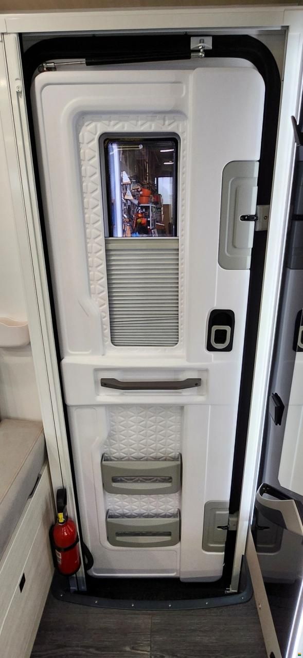 Challenger 380 Graphite Ultimate Edition