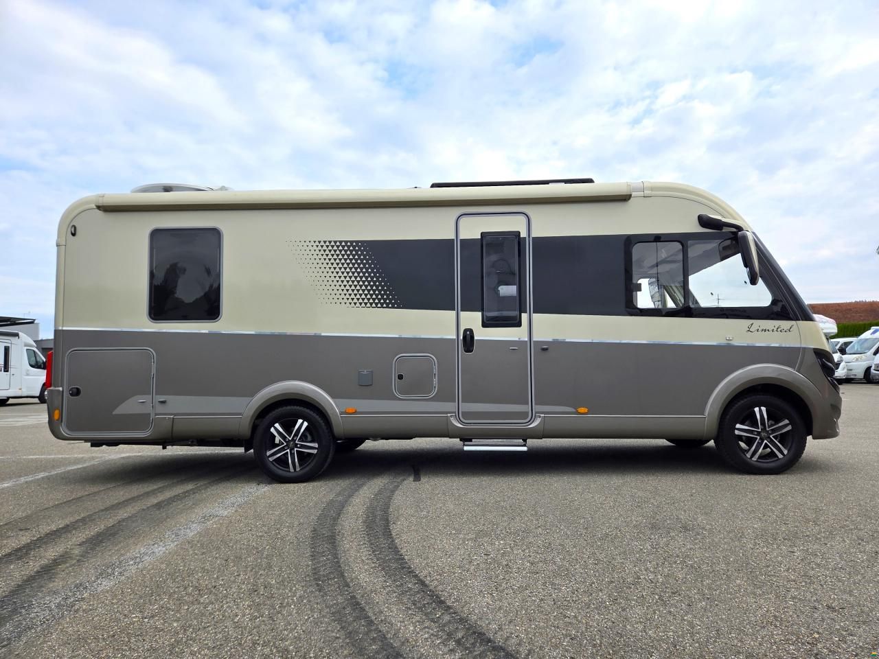 Bürstner IXEO I 746