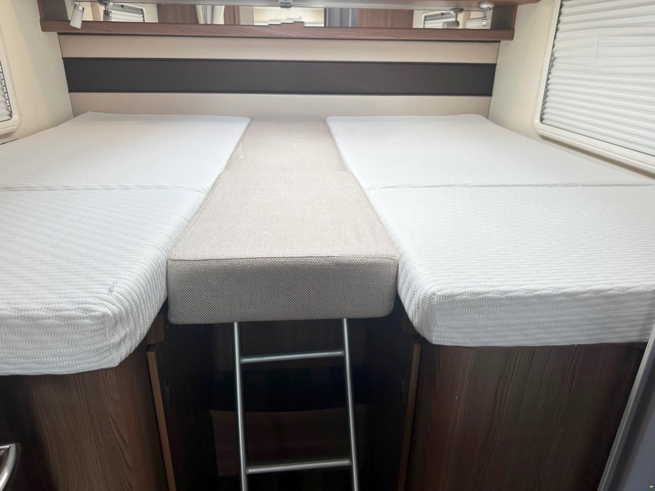 Knaus SKY I 700 PLUS LEG AUTOMAT MJ150