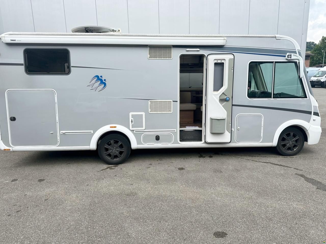 Knaus SKY I 700 PLUS LEG AUTOMAT MJ150