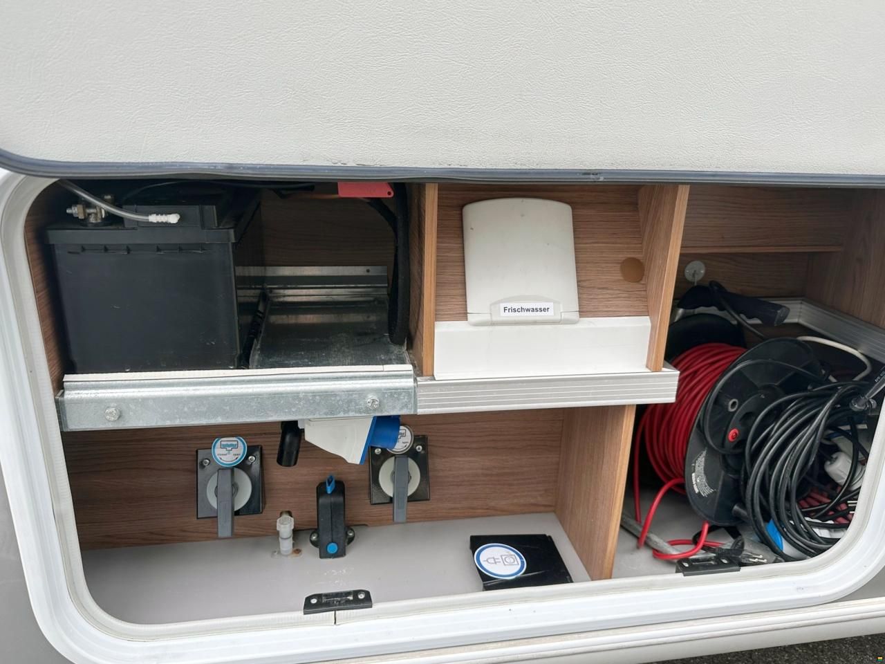 Knaus SKY I 700 PLUS LEG AUTOMAT MJ150