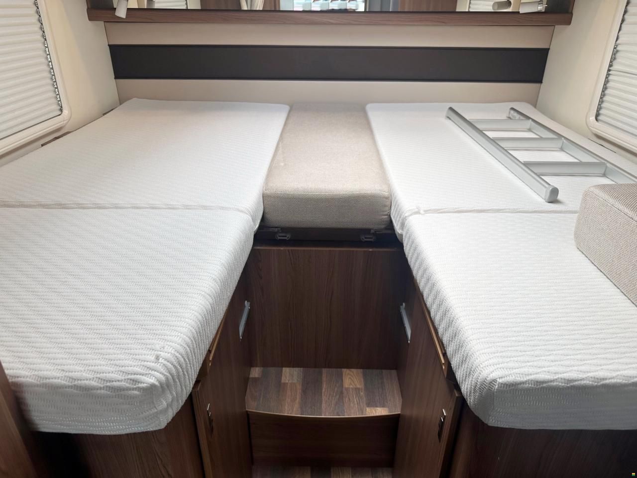 Knaus SKY I 700 PLUS LEG AUTOMAT MJ150