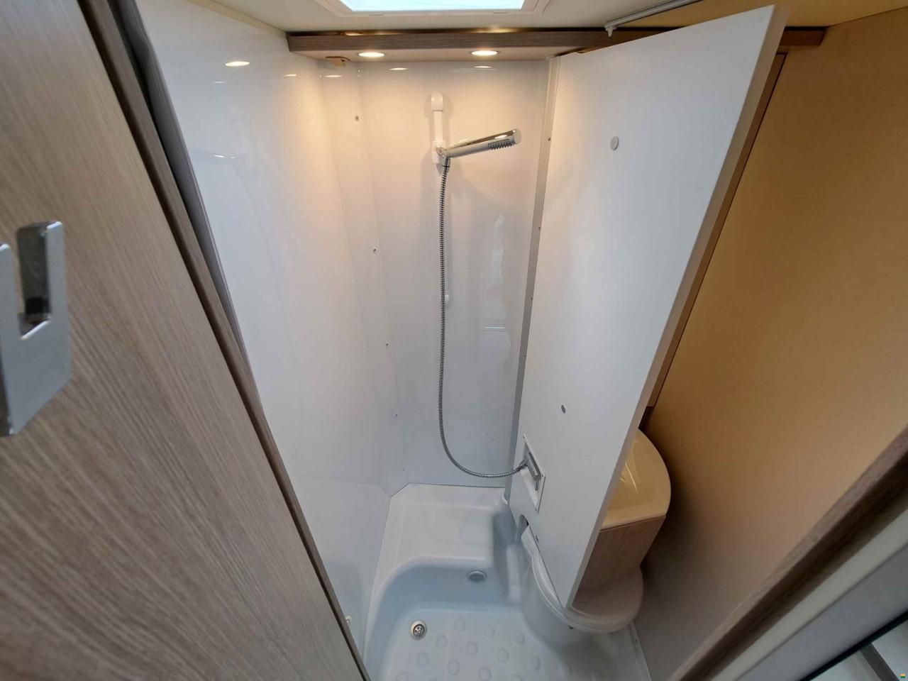 Bürstner Lineo T 700