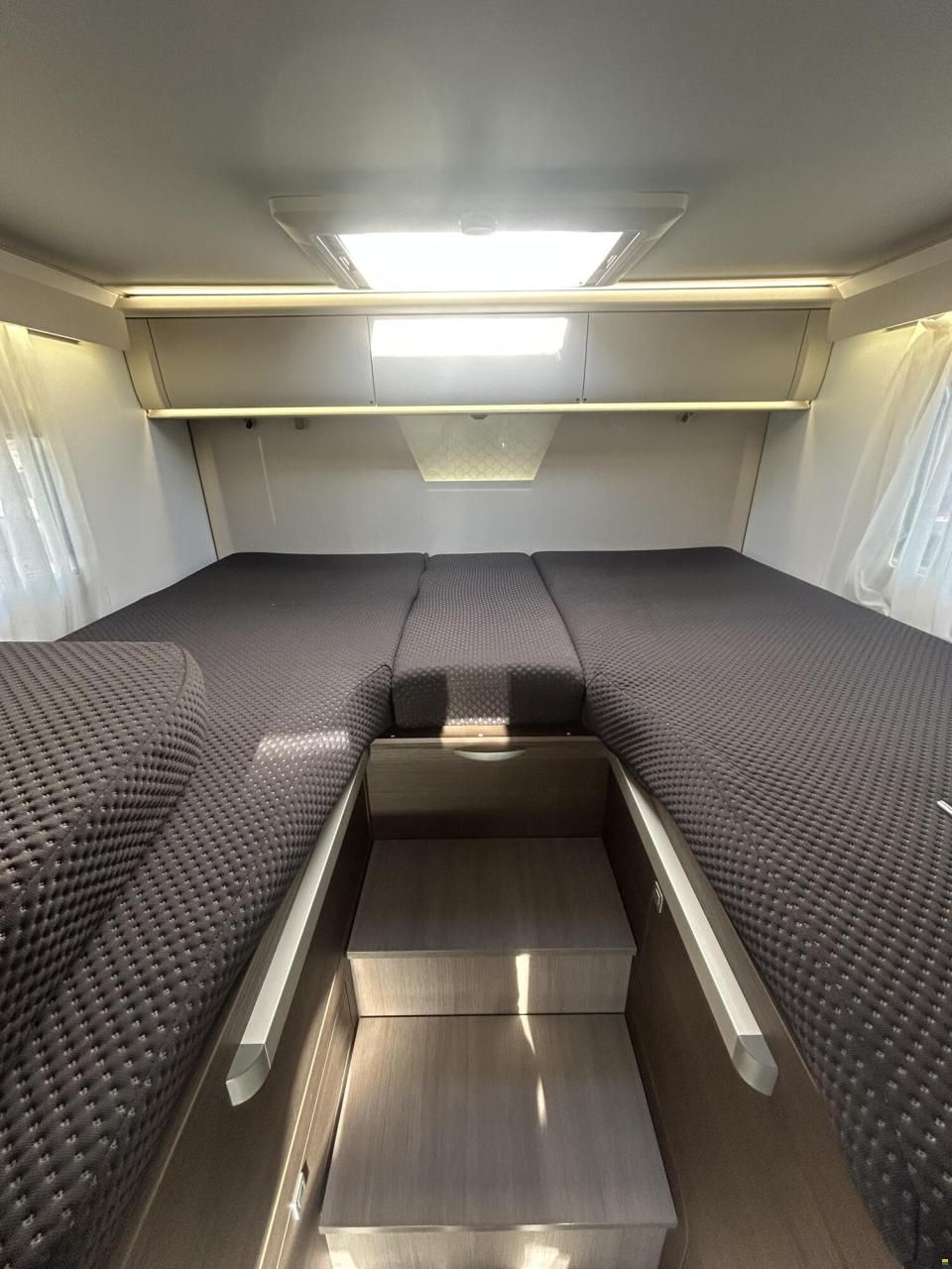 Adria Coral Supreme 670 DL