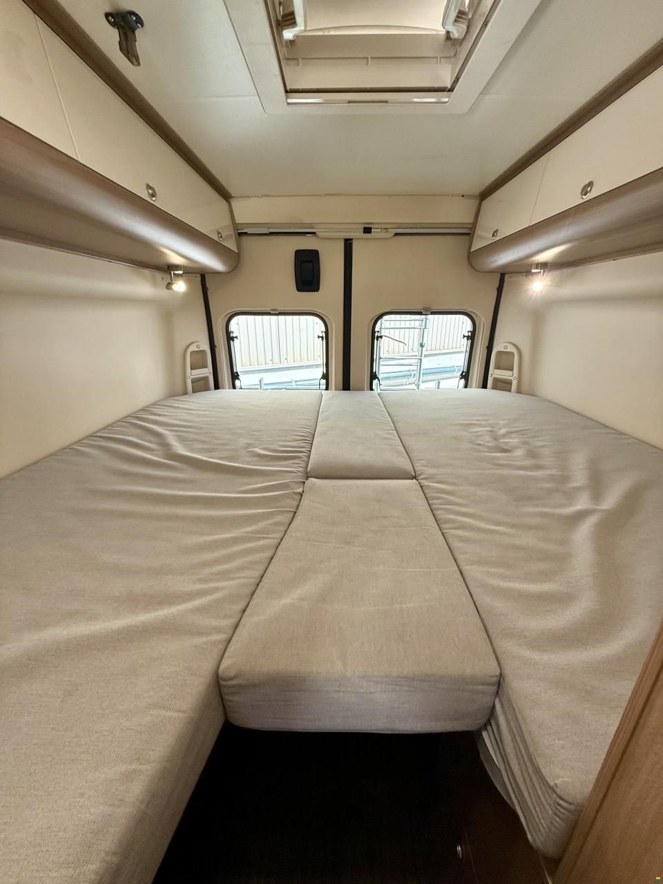 Adria Flexo SLX - Längsbetten