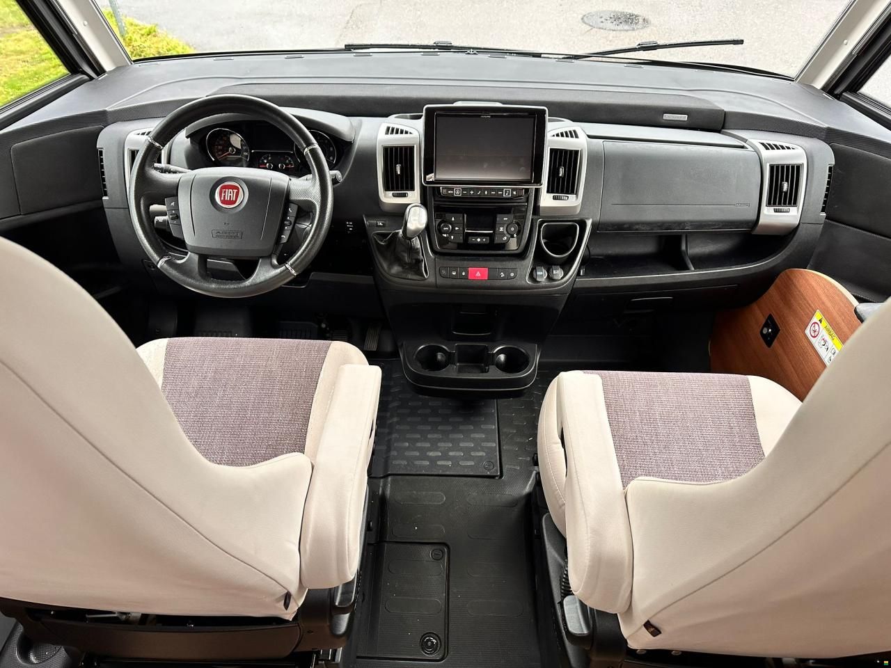 LMC Explorer I 675 Comfort Line