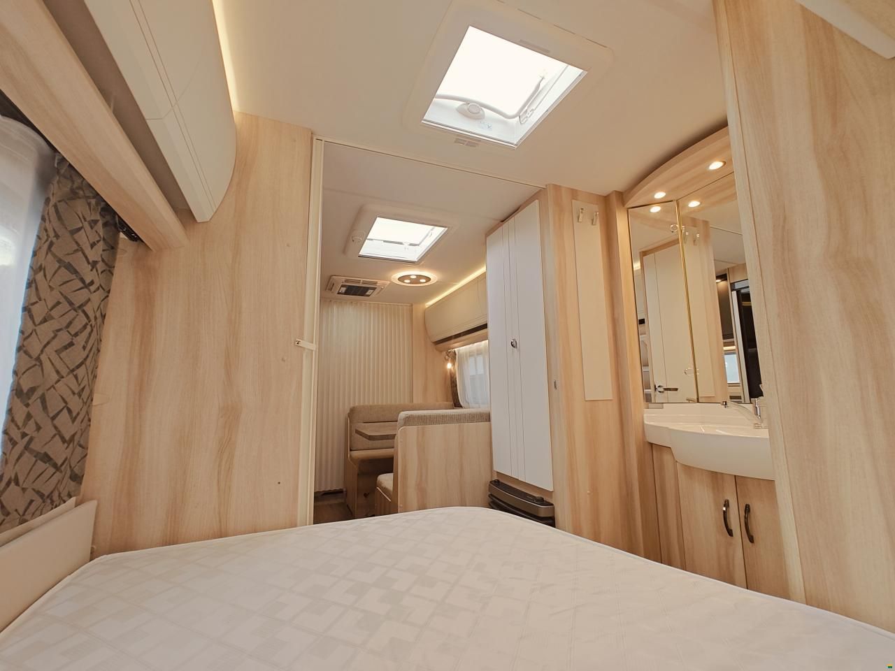 Hobby 24EG/540 KMFe De Luxe -Etagenbett