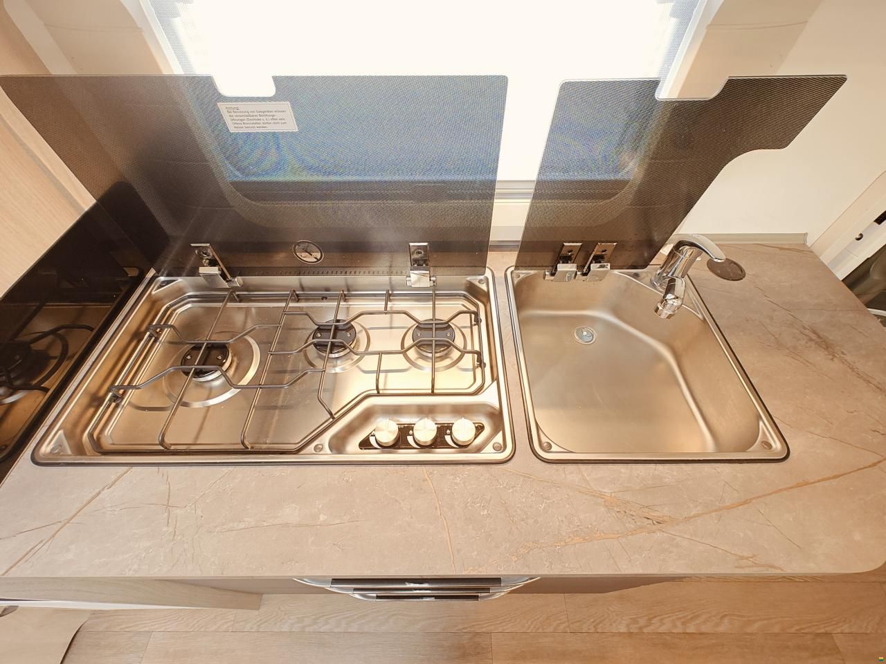 Hobby 24EG/540 KMFe De Luxe -Etagenbett