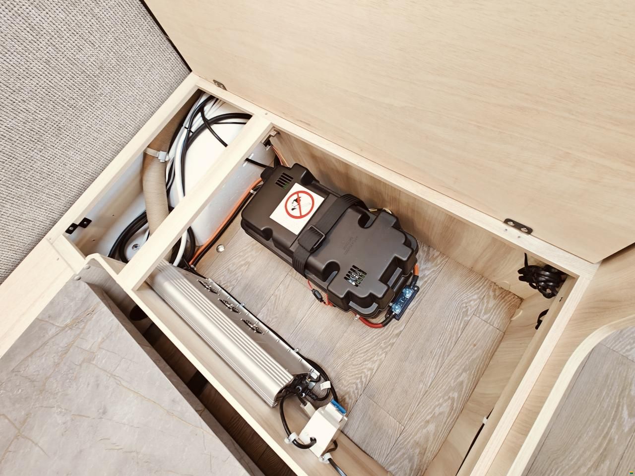 Hobby 24EG/540 KMFe De Luxe -Etagenbett