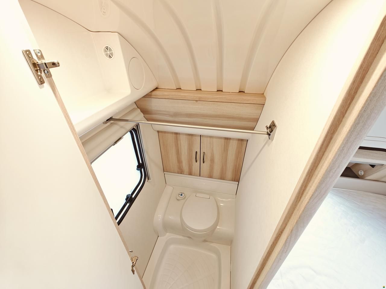 Hobby 24EG/540 KMFe De Luxe -Etagenbett