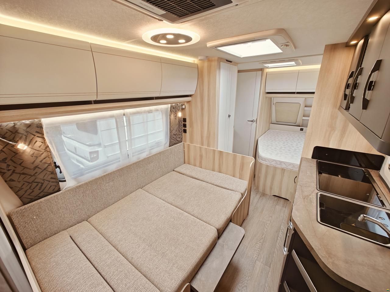 Hobby 24EG/540 KMFe De Luxe -Etagenbett