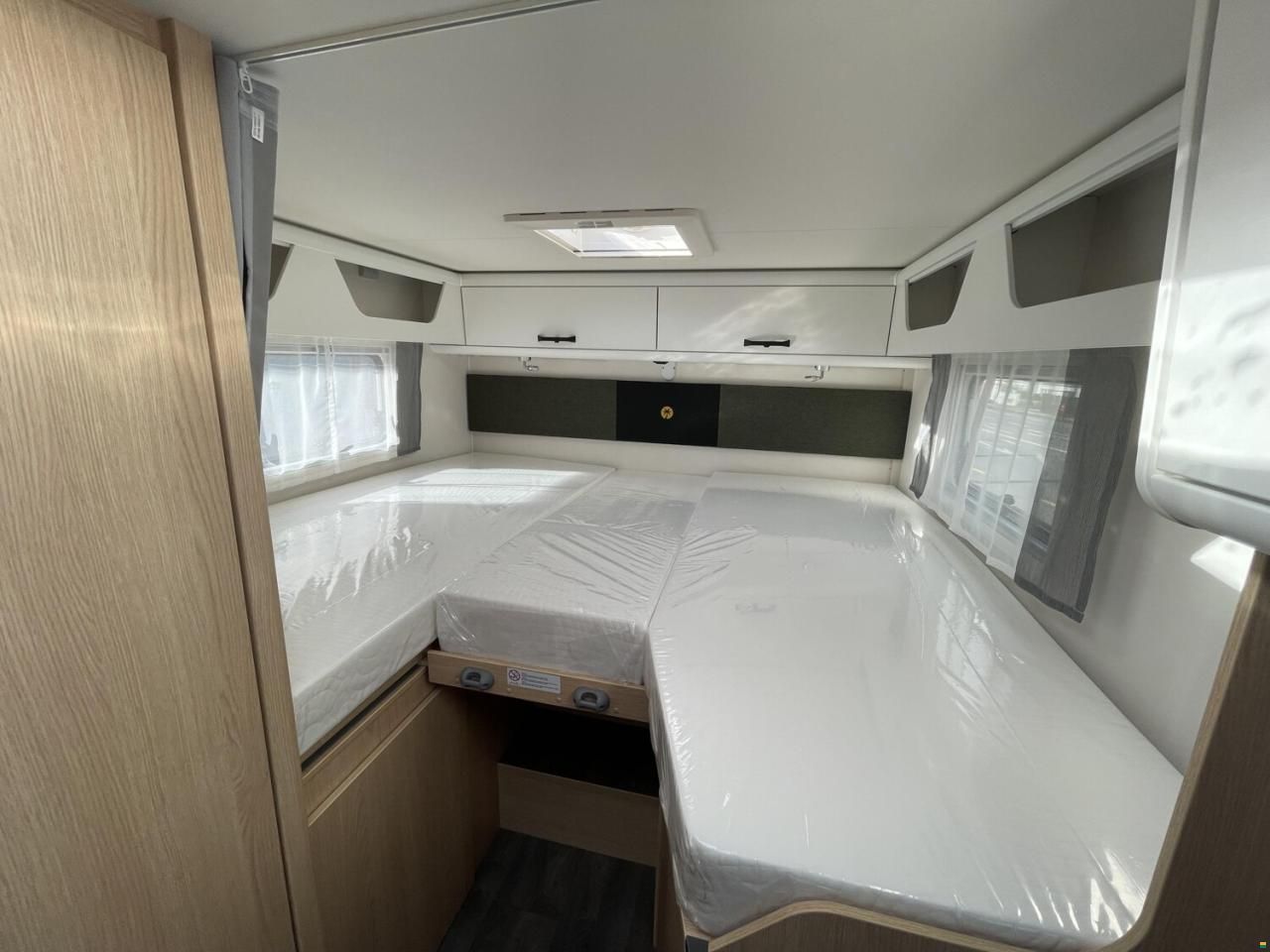 Sunlight Adventure T Ford 670S