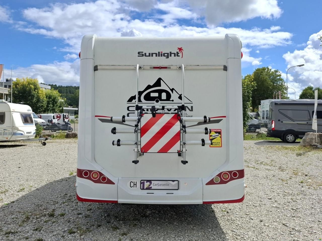 Sunlight T69S mit Queensbett